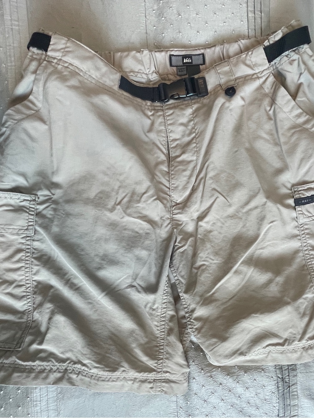REI Women’s Tan Cargo Shorts size 10